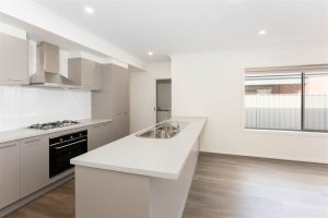 29 Caravan Parade, BERWICK, VIC 3806 AUS