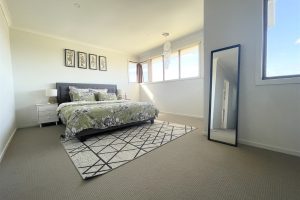 30 BURNHAM CRES, KEYSBOROUGH, VIC 3173 AUS
