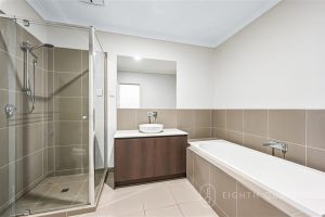 8 Flowering Walk, TARNEIT, VIC 3029 AUS