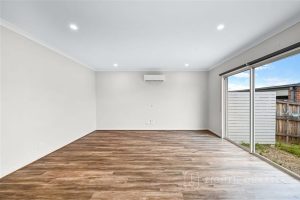 8 Flowering Walk, TARNEIT, VIC 3029 AUS