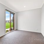 8 Flowering Walk, TARNEIT, VIC 3029 AUS