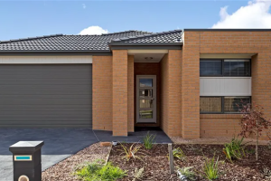 18 Bowral Ave, POINT COOK, VIC 3030 AUS