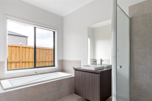18 Bowral Ave, POINT COOK, VIC 3030 AUS