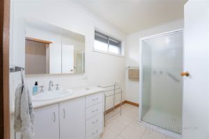 2/9 Balmoral Crescent, SURREY HILLS, VIC 3127 AUS