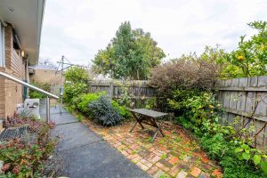 2/9 Balmoral Crescent, SURREY HILLS, VIC 3127 AUS