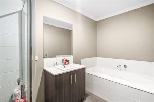 2 GLEE STREET, WYNDHAM VALE, VIC 3024 AUS