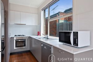 2/6 Lillian Street, PASCOE VALE, VIC 3044 AUS