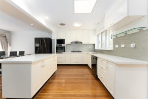 4 Allambi Ct, CLARINDA, VIC 3169 AUS