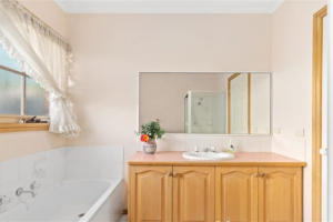 23 Westminster Dr, ROWVILLE, VIC 3178 AUS