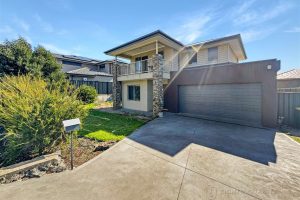 36 Matrix Circuit, CRAIGIEBURN, VIC 3064 AUS