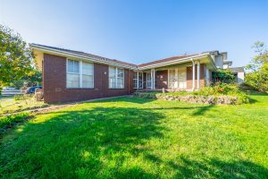 92 Windella Cres, GLEN WAVERLEY, VIC 3150 AUS