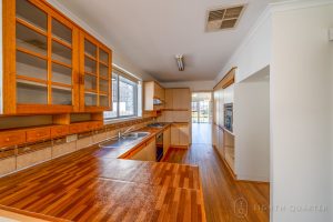 92 Windella Cres, GLEN WAVERLEY, VIC 3150 AUS