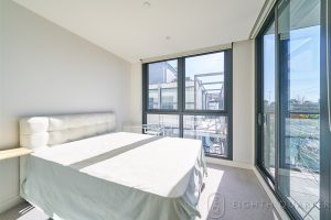 215/28 Swindon Road, HUGHESDALE, VIC 3166 AUS