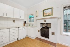 5 Glass Road, UPPER FERNTREE GULLY, VIC 3156 AUS