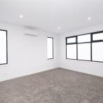 2/741 Elgar Road, DONCASTER, VIC 3108 AUS