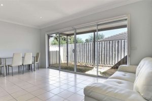 2/41 Winter Cres, RESERVOIR, VIC 3073 AUS